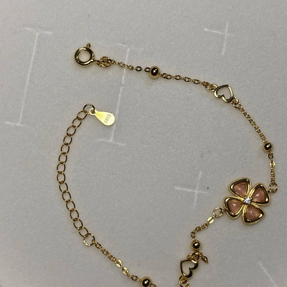 New Gold Plated Sterling Silver Four Leaf Clover Bracelet With Flower Box - Picture 6 of 9